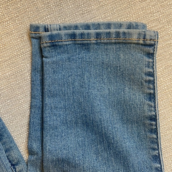 NEW Hollister High-Rise Super Skinny Jeans Light Wash - Picture 3 of 9